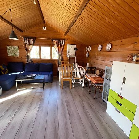 Undenäs Three Rooms Stuga I Stugby Near National Park מראה חיצוני תמונה