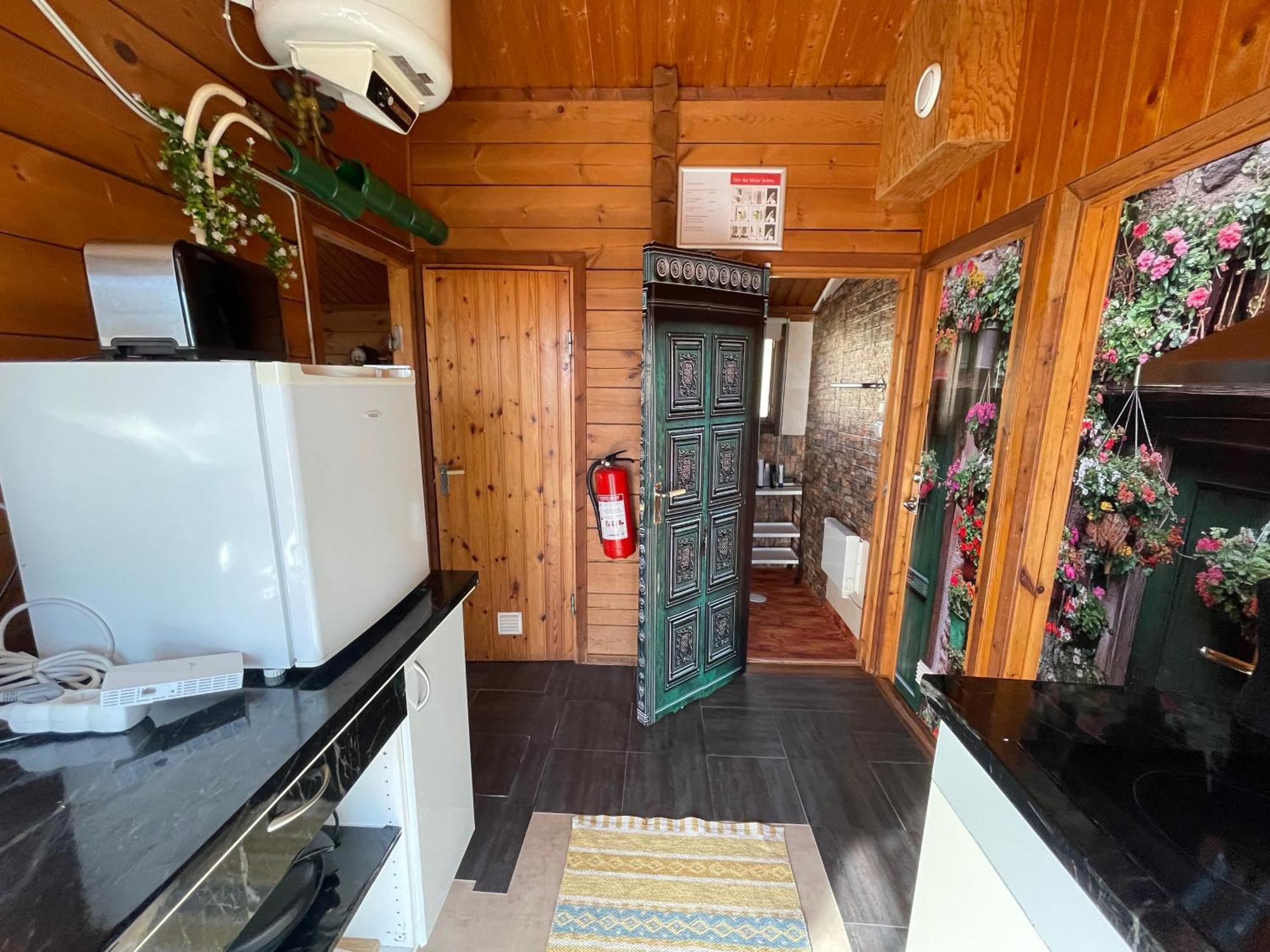 Undenäs Three Rooms Stuga I Stugby Near National Park מראה חיצוני תמונה