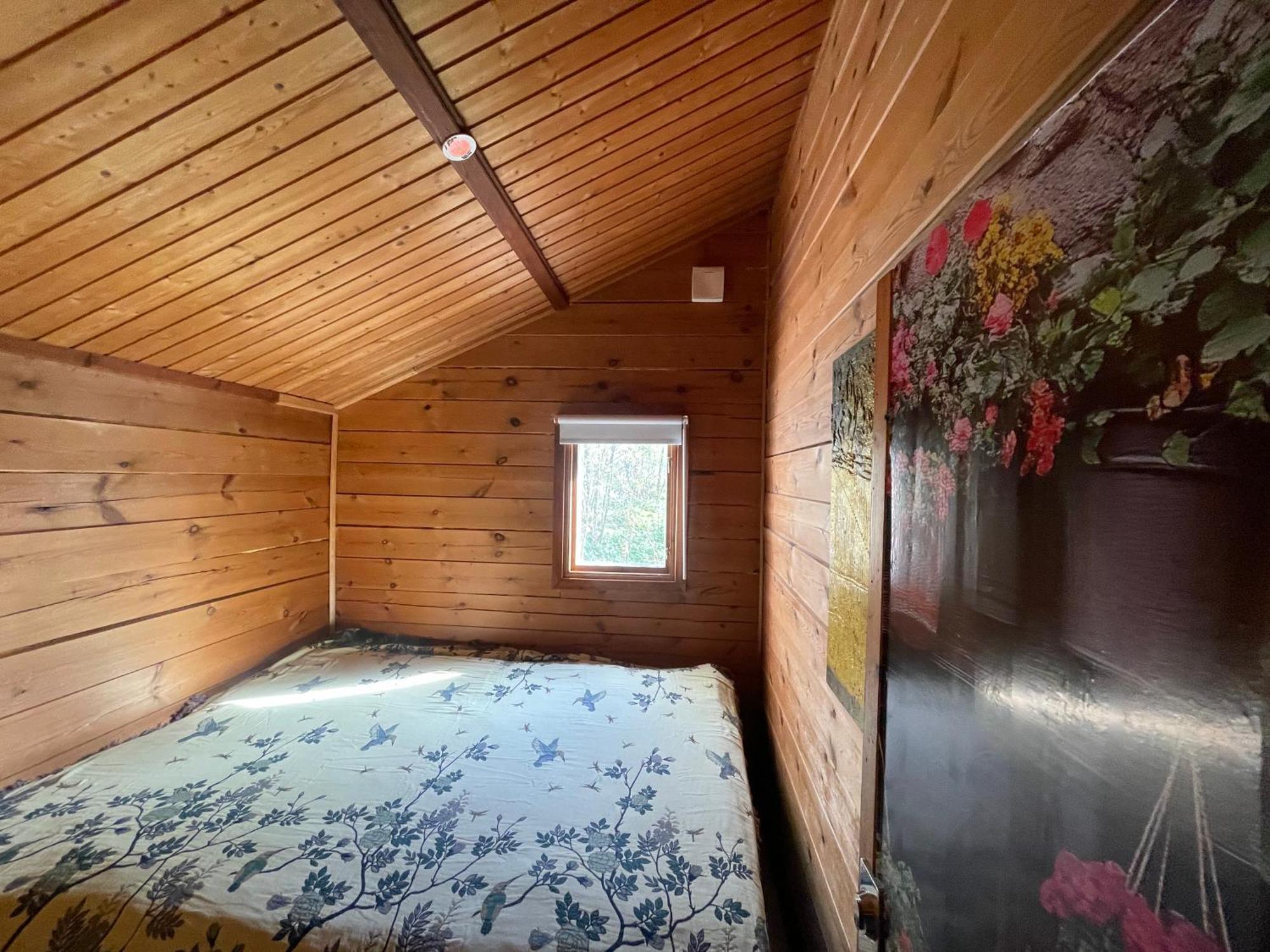 Undenäs Three Rooms Stuga I Stugby Near National Park מראה חיצוני תמונה
